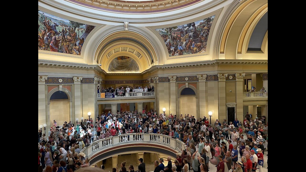 Hundreds went into the Oklahoma state capitol today demanding no vaccine mandates.