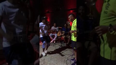 Rafinha no pagode após massacre do Flamengo x Grêmio pela libertadores