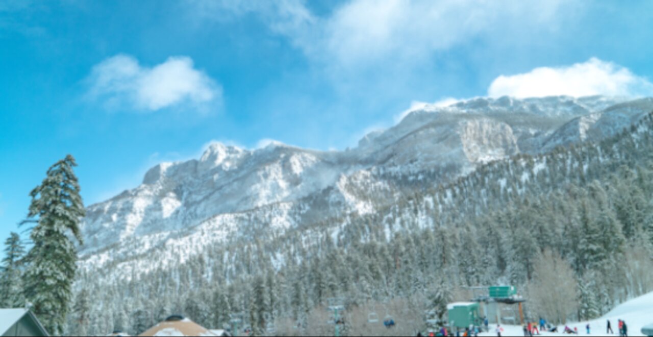 Winter storm brings 15 inches of new snow to Lee Canyon