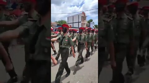 LAYAKNYA PASUKAN KHUSUS. SMK N 2 Pagar Alam Beraksi dalam Acara Gerak Jalan antar SMA sederajat.