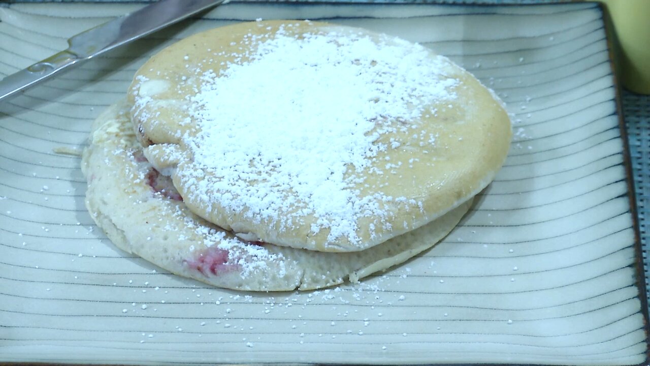 Strawberry Pancakes w/ powdered sugar