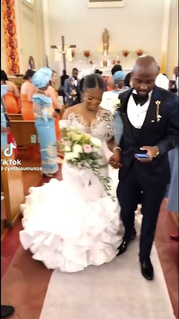 Man Scrolls Phone WHILE GETTING MARRIED! #shorts