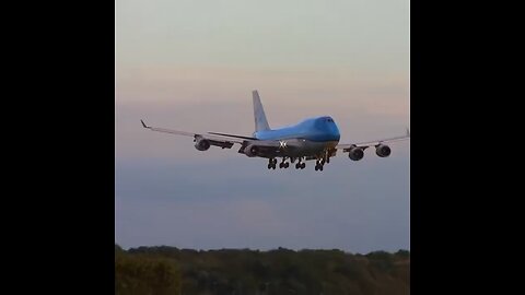 KLM 747 Plane Landing