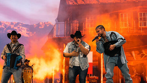 Grupo Frontera x Bad Bunny - un x100to (Video Oficial)