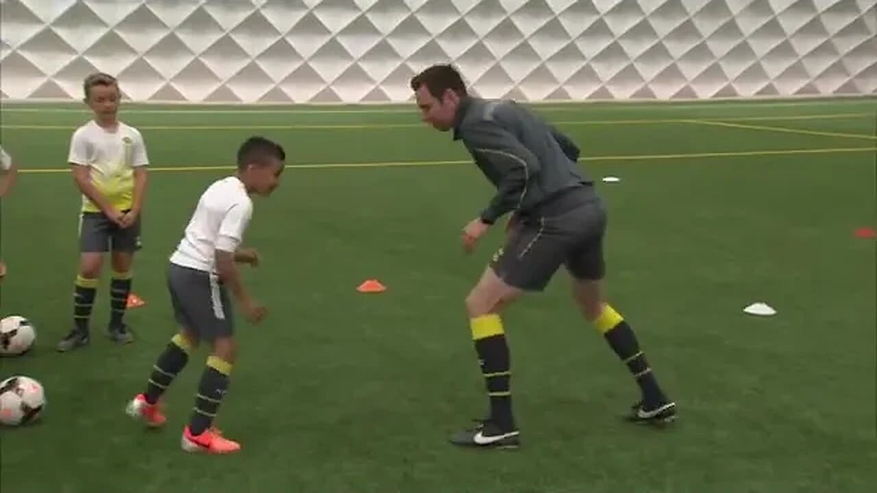 Defending in Balance 1v1 Warm up Thigh Taps children