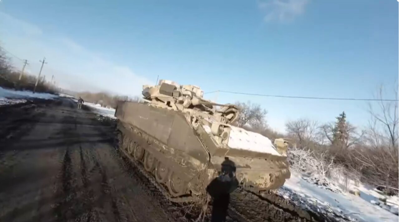 Footage of the American M2A2 "Bradley" in the Ukraine war