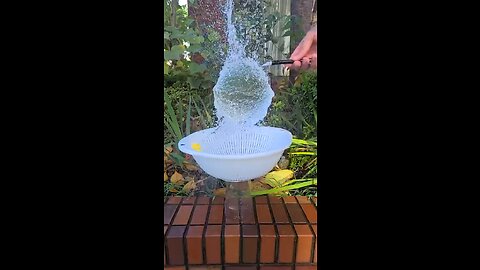 Oddly Satisfying Slow Motion Water Splash