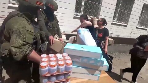 Russian Troops Deliver 30 Tonnes Of Humanitarian Aid To Pervomaisk, Lugansk People's Republic!