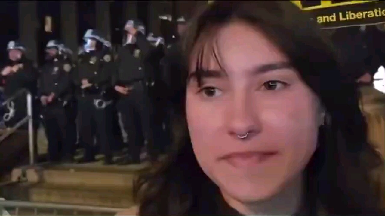 Two Pro Palestine supporters have ZERO idea of why they're protesting.