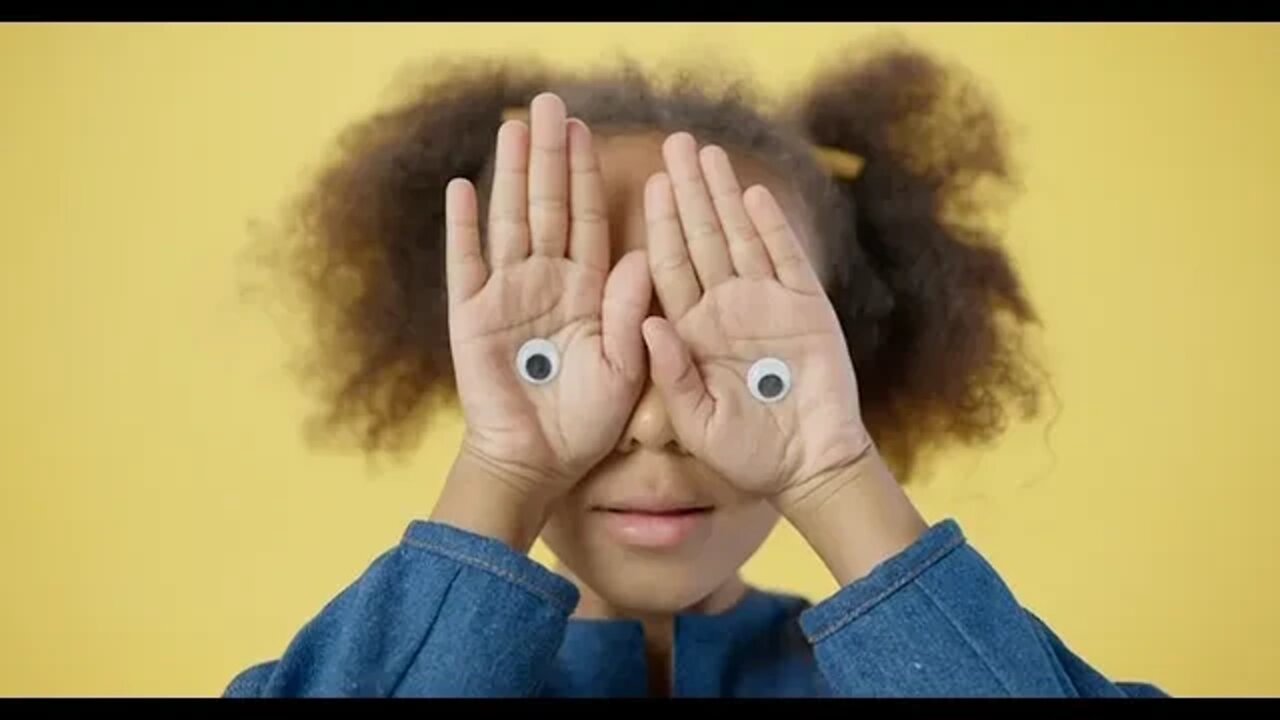 little girl funny moment