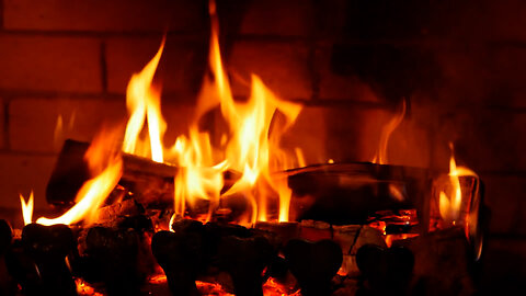 Christmas Weekend Yule Log Hangout! A Great Place To Meet & Chat With Friends New & Old