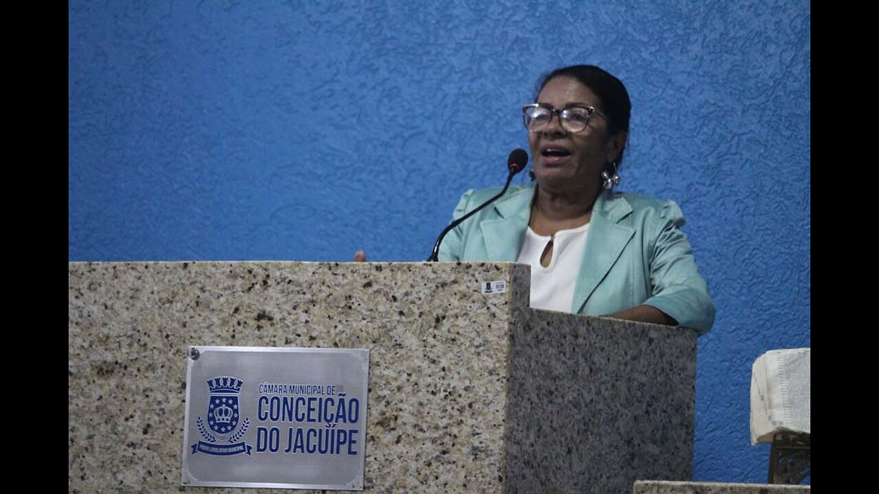 Vereadora Flávia afirma que tem feito a sua parte, mas falta a da prefeitura