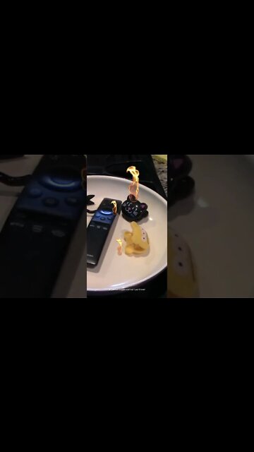 How To Put Out A Pan Fire #Shorts 🔥