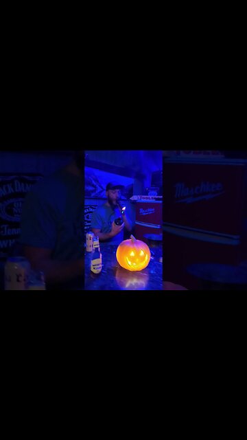 look at this #cigar 🤣 Coming next week to the #podcast