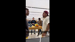 Guy Yells In Apple Store