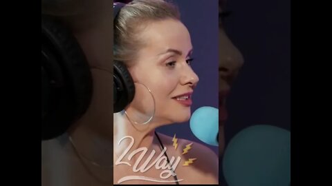 QUANTOS CENTÍMETROS TEM A SUA ESPADA? | LOLA MELNYCK #SHORTS