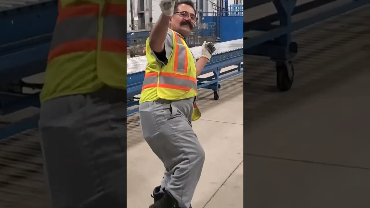 Hugo does his dancie dance