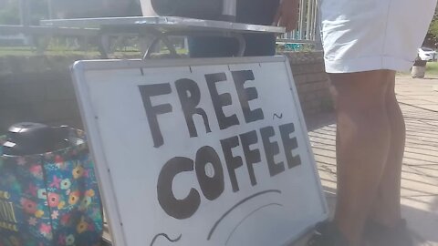 SOUTH AFRICA - Durban - Free coffee outside Durban Magistrates Court (Video) (r93)