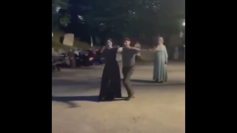 СТАРЫЙ ТАНЦУЕТ НА СВАДЬБЕ ЧЕЧЕНСКАЯ ЛЕЗГИНКА #shorts