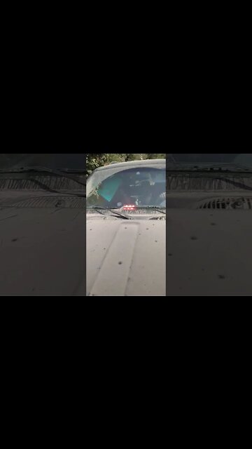 Εσυ παλι πως την ειδες απο που εισαι και απο που μας ηρθες;