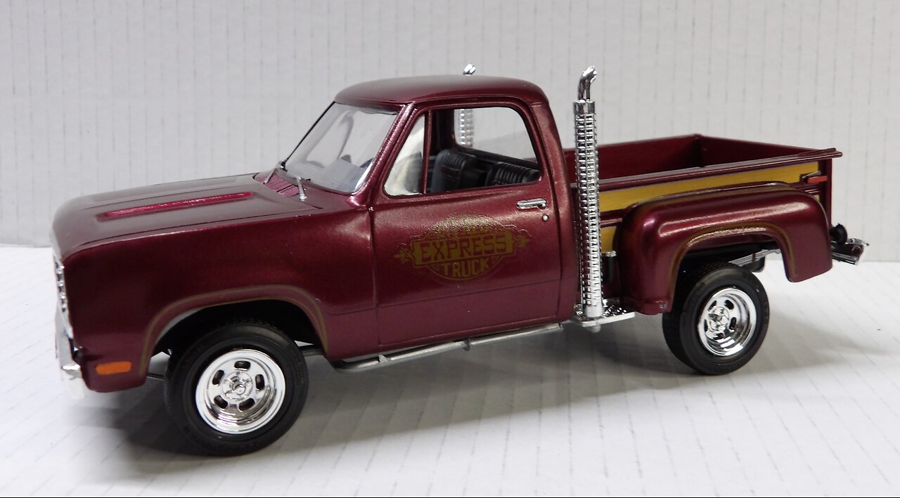 Little Red Express Truck model kit Build