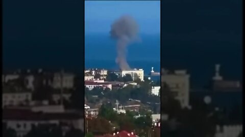 Moment UAV strikes Black Sea Fleet's HQ in Sevastopol/Беспилотник атаковал штаб флота в Севастополе