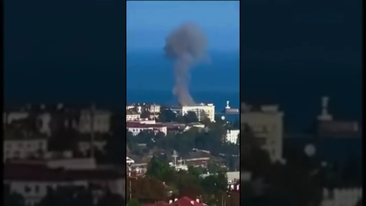 Moment UAV strikes Black Sea Fleet's HQ in Sevastopol/Беспилотник атаковал штаб флота в Севастополе