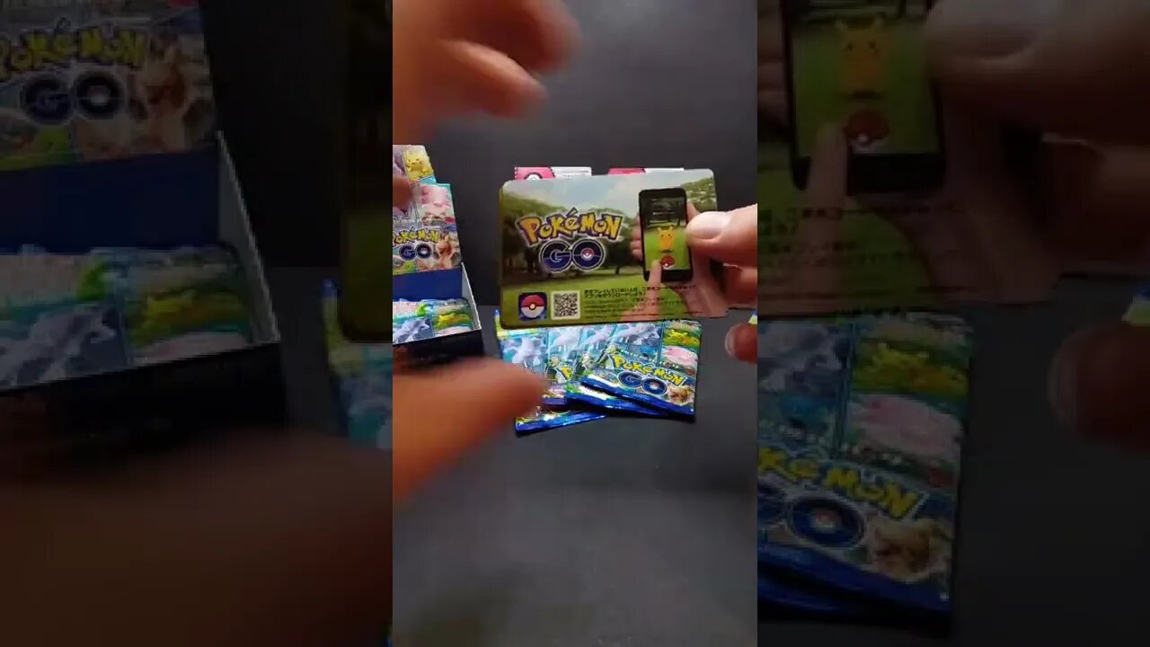 E VEIO CARTA RARA / - Abrindo um booster de pokemon go #pokemon #pokemontcg #short