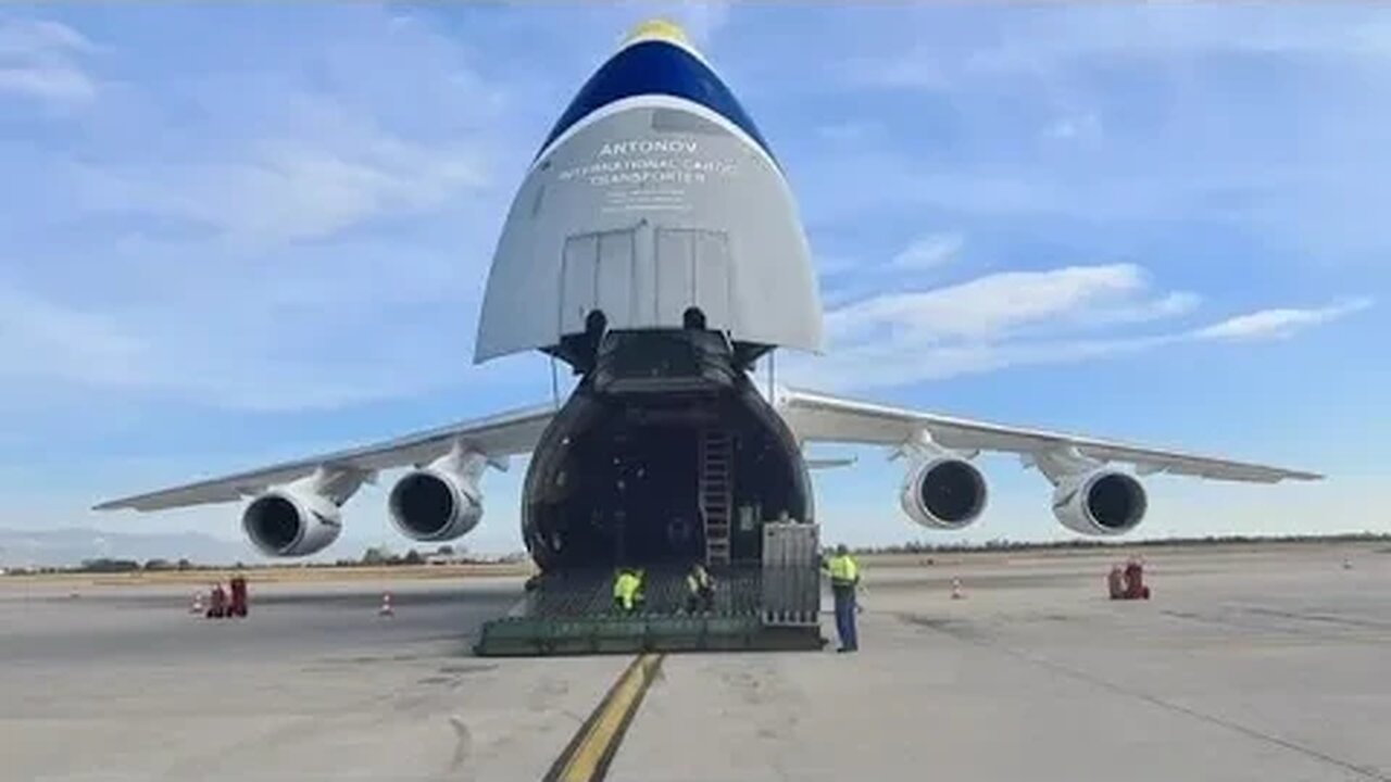 An Antonov An-124-100 of the Ukrainian company Antonov Airlines landed yesterday in Brescia