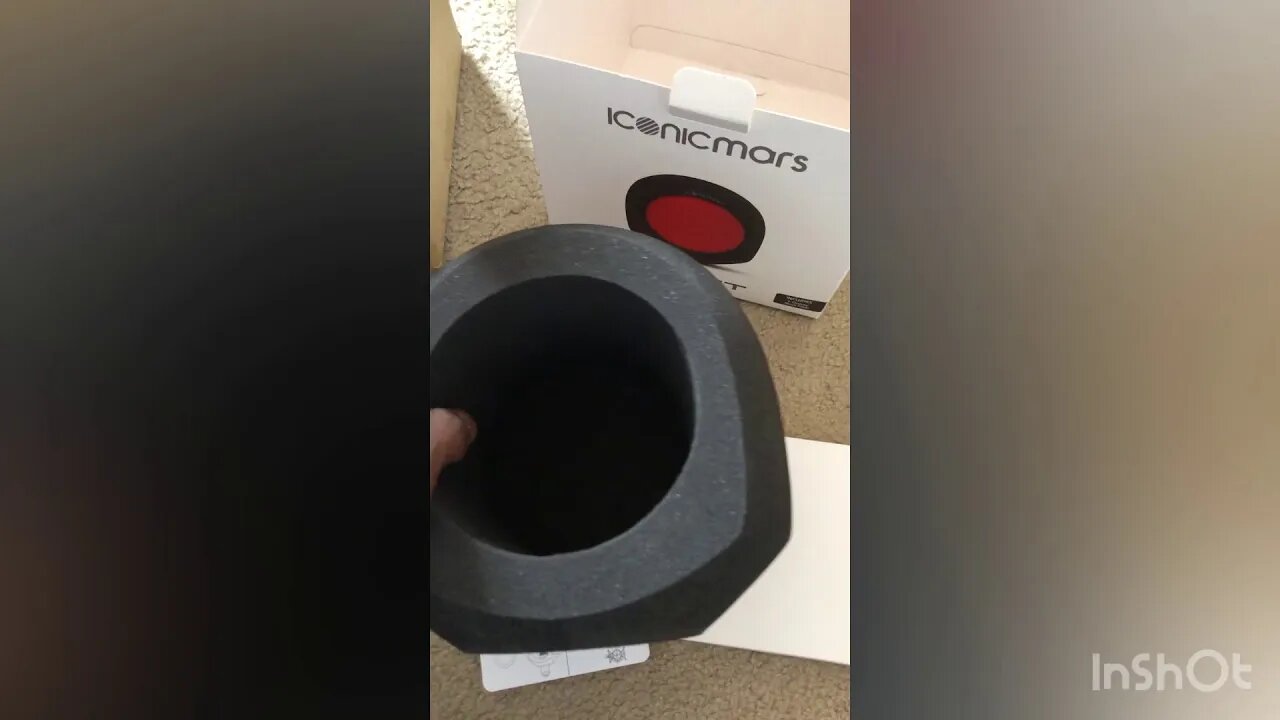 UNBOXING ICONIC MARS PORTABLE STUDIO BOOTH - THE CHEAPER ALTERNATIVE TO THE KAOTICA EYEBALL