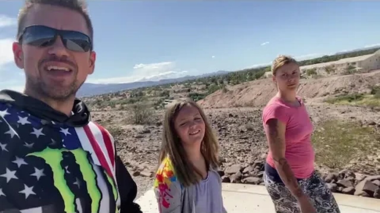 Vlog - Throwing Giant Paper Airplane Off Mesa with my Daughter #dadlife #family #paperairplane