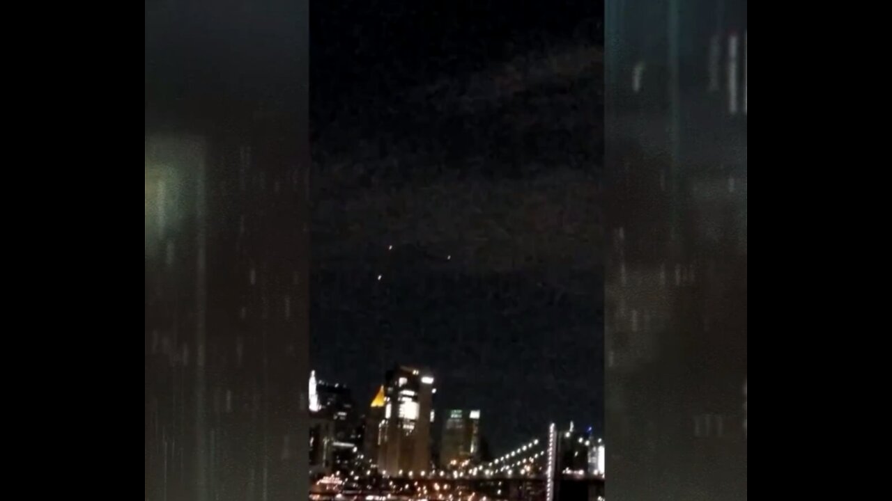 Unknown Lights Videotaped over Brooklyn, NY 2021