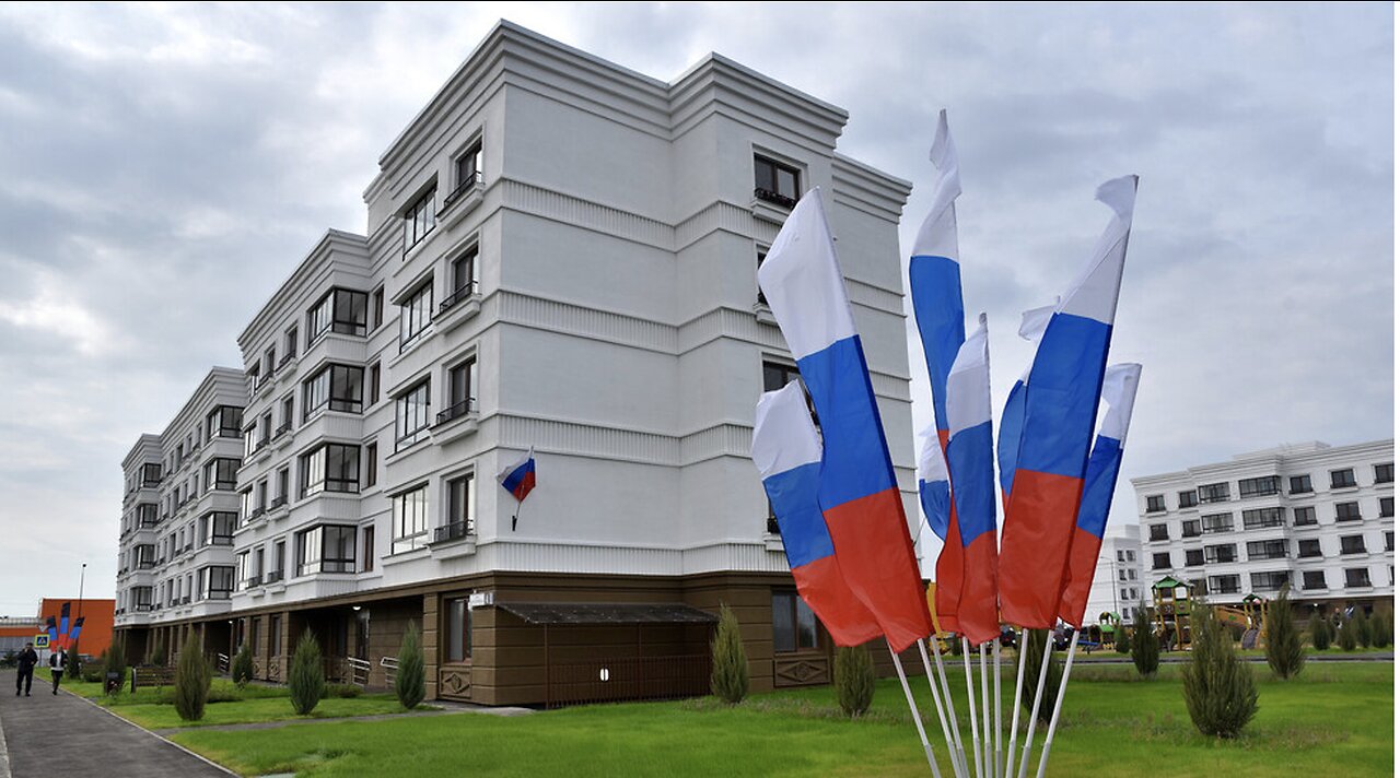 Russia Builds, Kiev Regime Destroys! Residents Of Mariupol Receive New Apartments!
