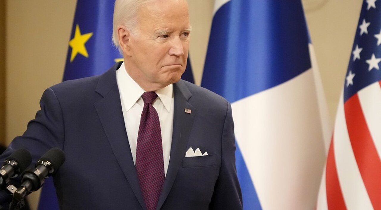 Biden Issues Executive Order Giving Authority to Activate Reservists for Ukraine