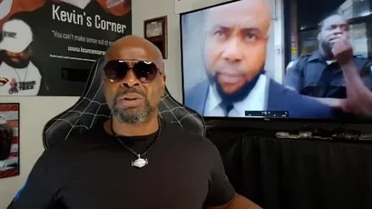 Security hired for immigrants backfires while approaching a man filming