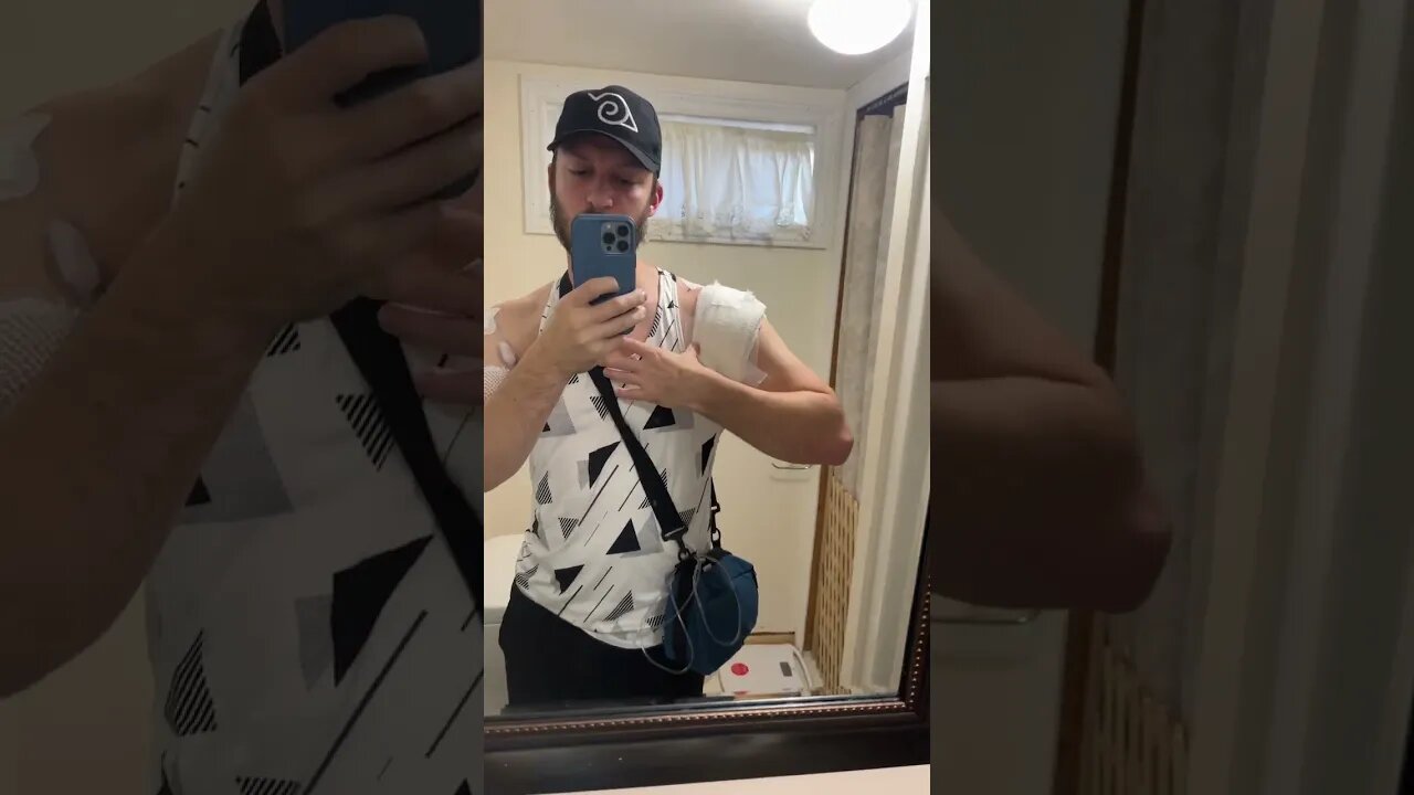 Bandages around the armpit