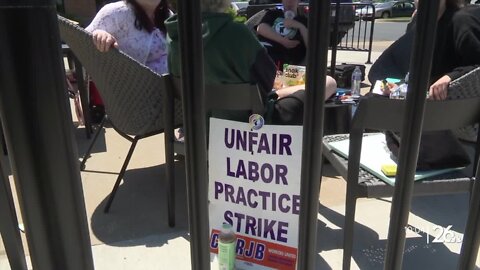 Starbucks workers strike in Appleton