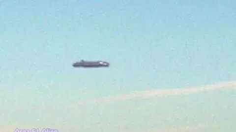 Are we alone in this Universe 👽🛸Is that a UFO? Video of unidentified object