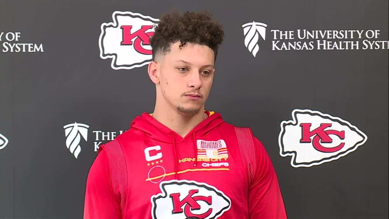 Mahomes goes in-depth on plays that led to interceptions against Broncos