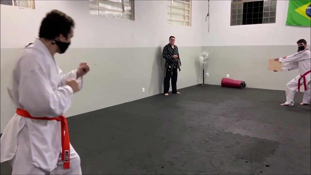 Quebramento de taboa com Voadora timio youp tchagui.