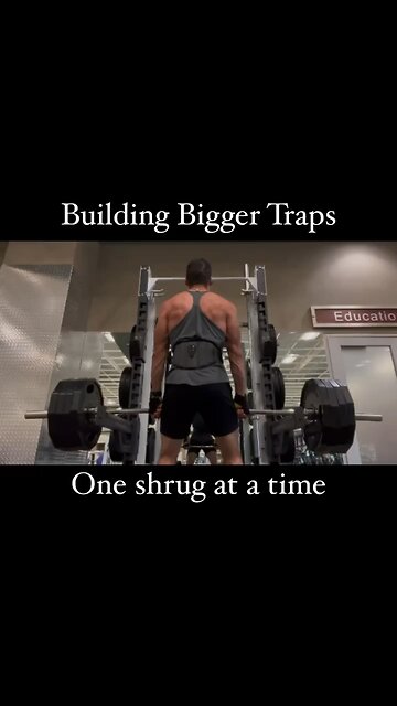 Gym Workout - Traps Bar Raise