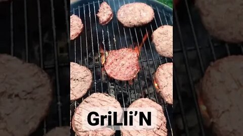 Charcoal Grilling Burgers *GriLli’N* PT 2