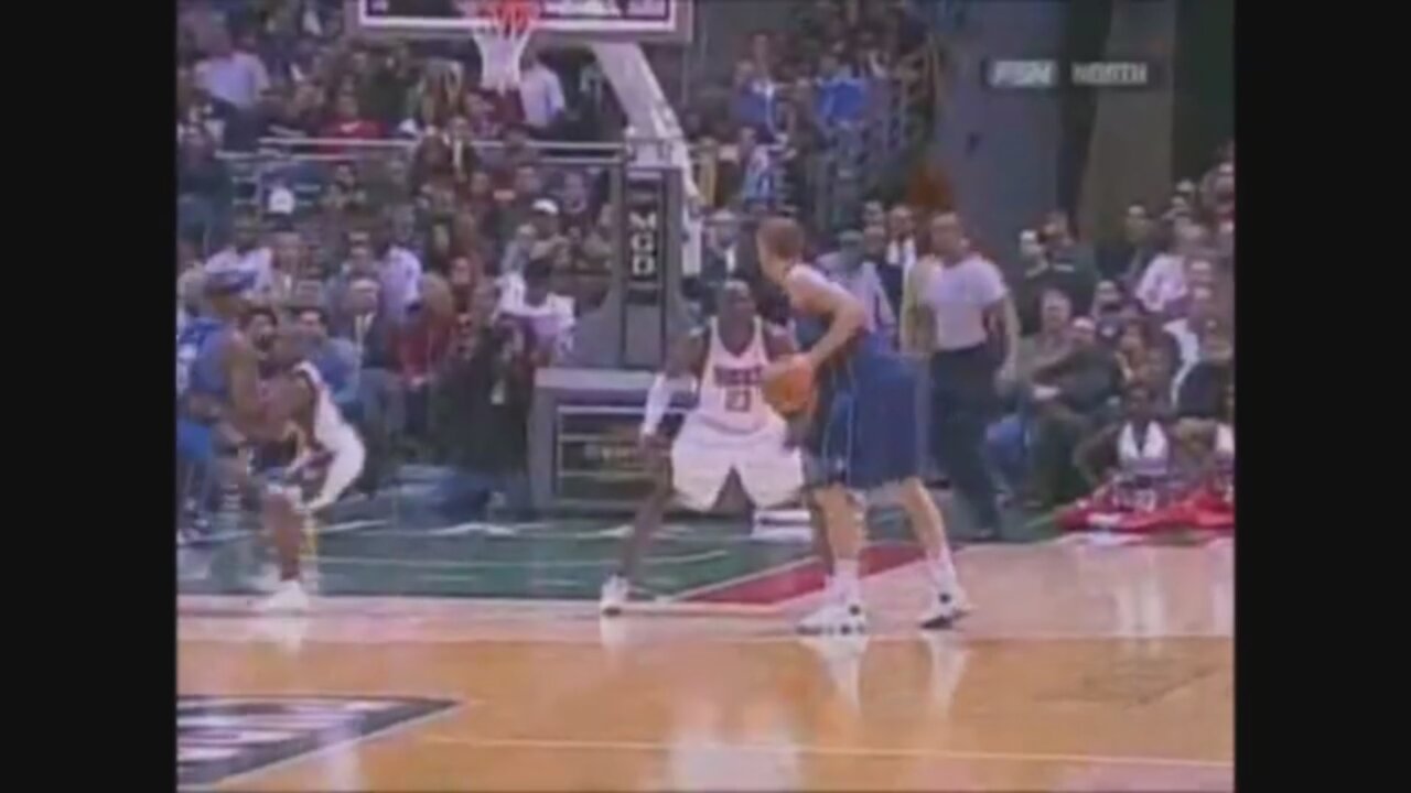 Dirk Nowitzki 38 Points 8 Ast @ Bucks, 2006-07.