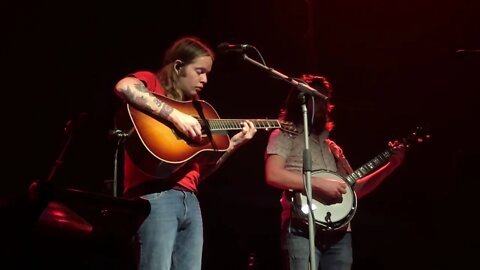 Billy Strings - Away From The Mire (Tour Closer)