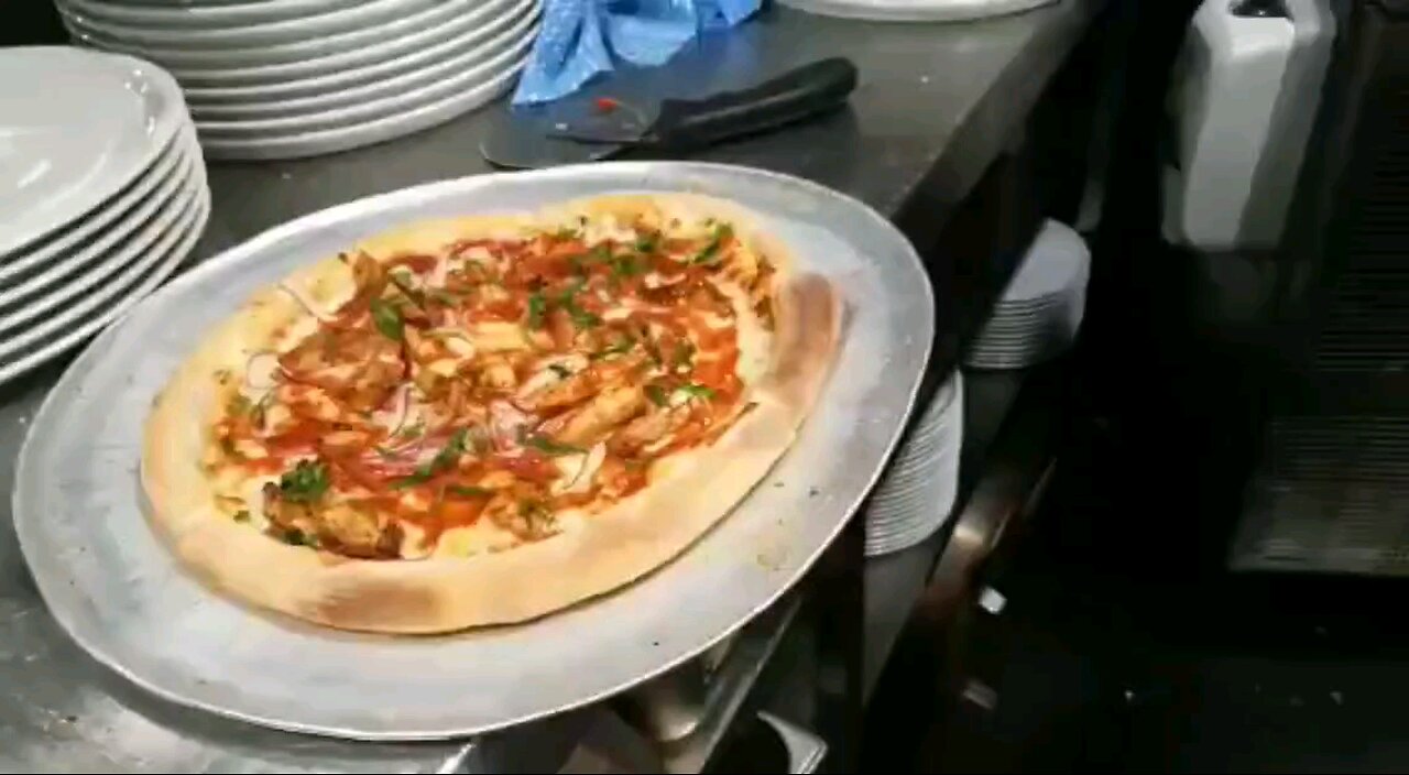 cutting Pizza 🍕