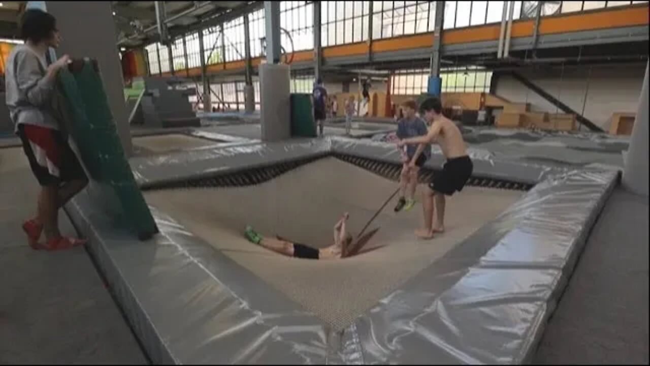 Quintuple Flips on Trampoline (5 Flips)