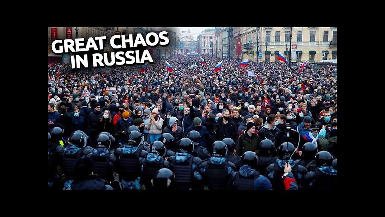 Hundreds Of Russians Are On The Streets : Putin Is So Desperate For The First Time!