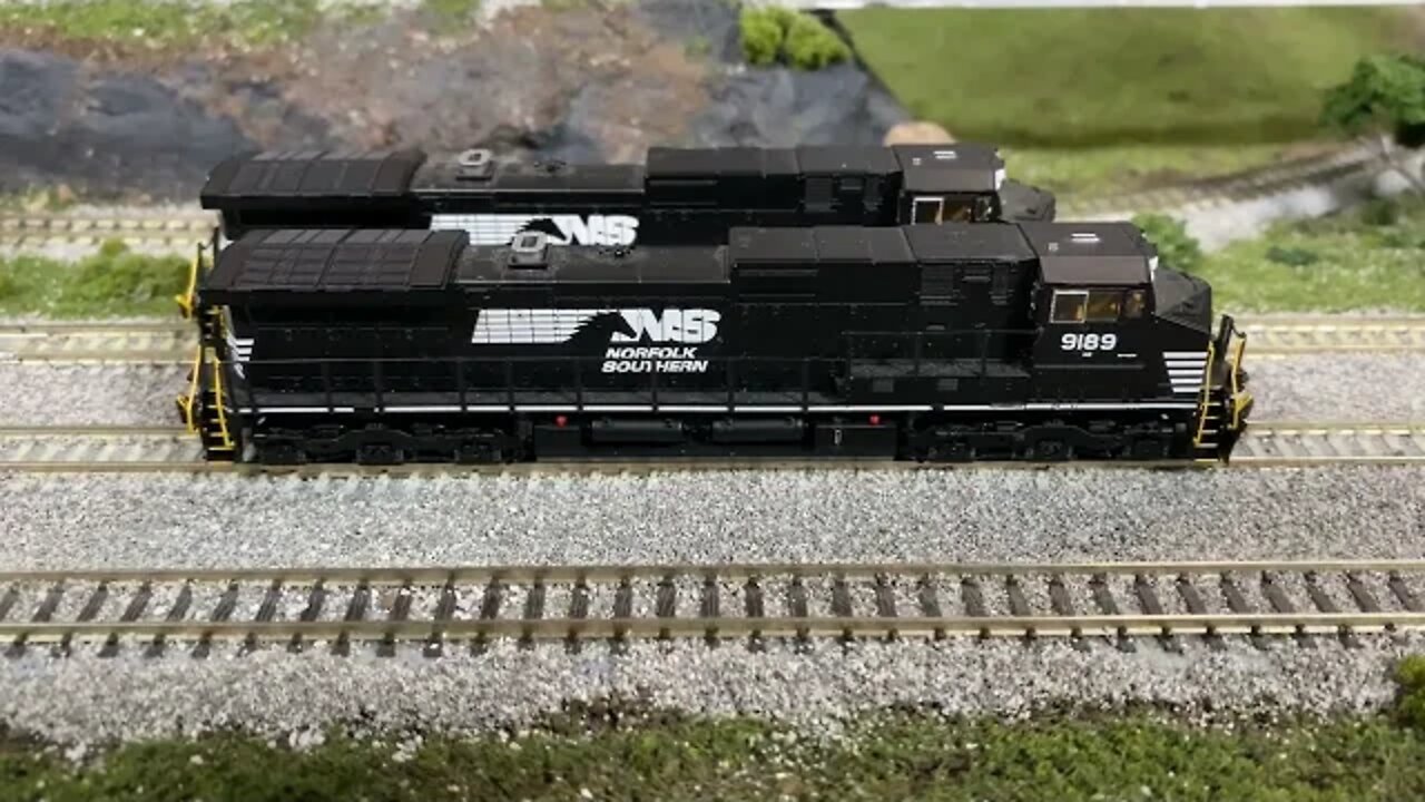 Review: N Scale Scaletrains.com Operator C44-9Ws #9114, #9189