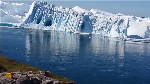 Wall of Ice Collapses Into The Water - HaloClimate