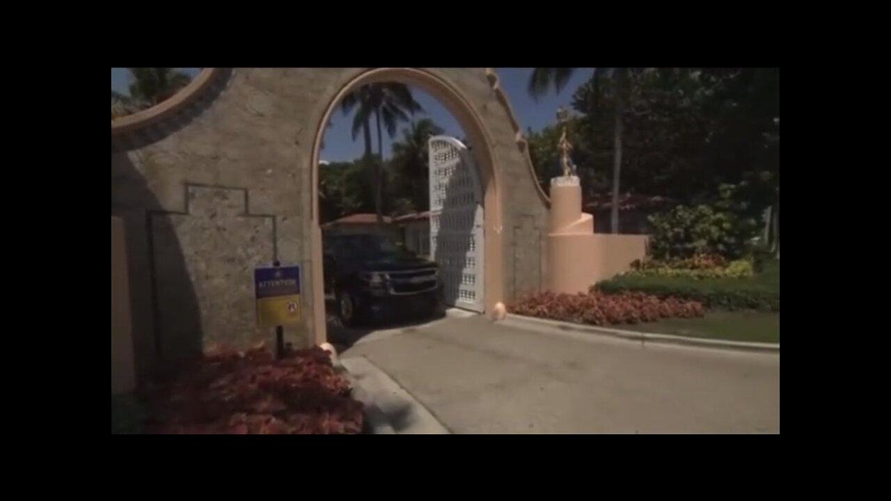 TRUMP SPECTACULAR MOTORCADE❤️ESCORTED FROM MAR-A-LAGO🇺🇸💙🛫🛞🚑🏎️🚙🚓